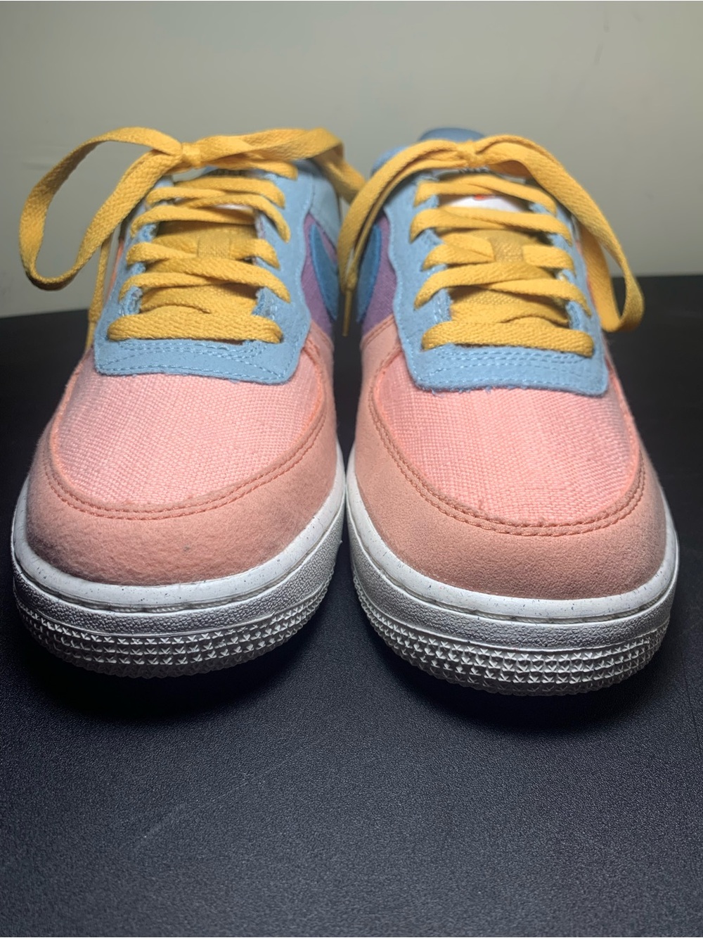 Youth Nike Air Force One Sun Club Sneakers ( Size 6.5Y US) Good Condition